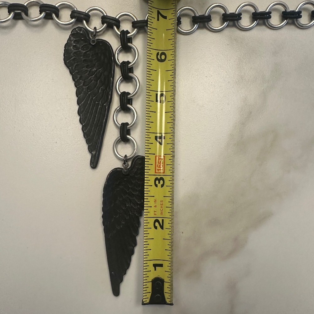 TOVA - Edgy Antique Pink and Silver Wing Pendant Statement Necklace - Picture 14 of 14